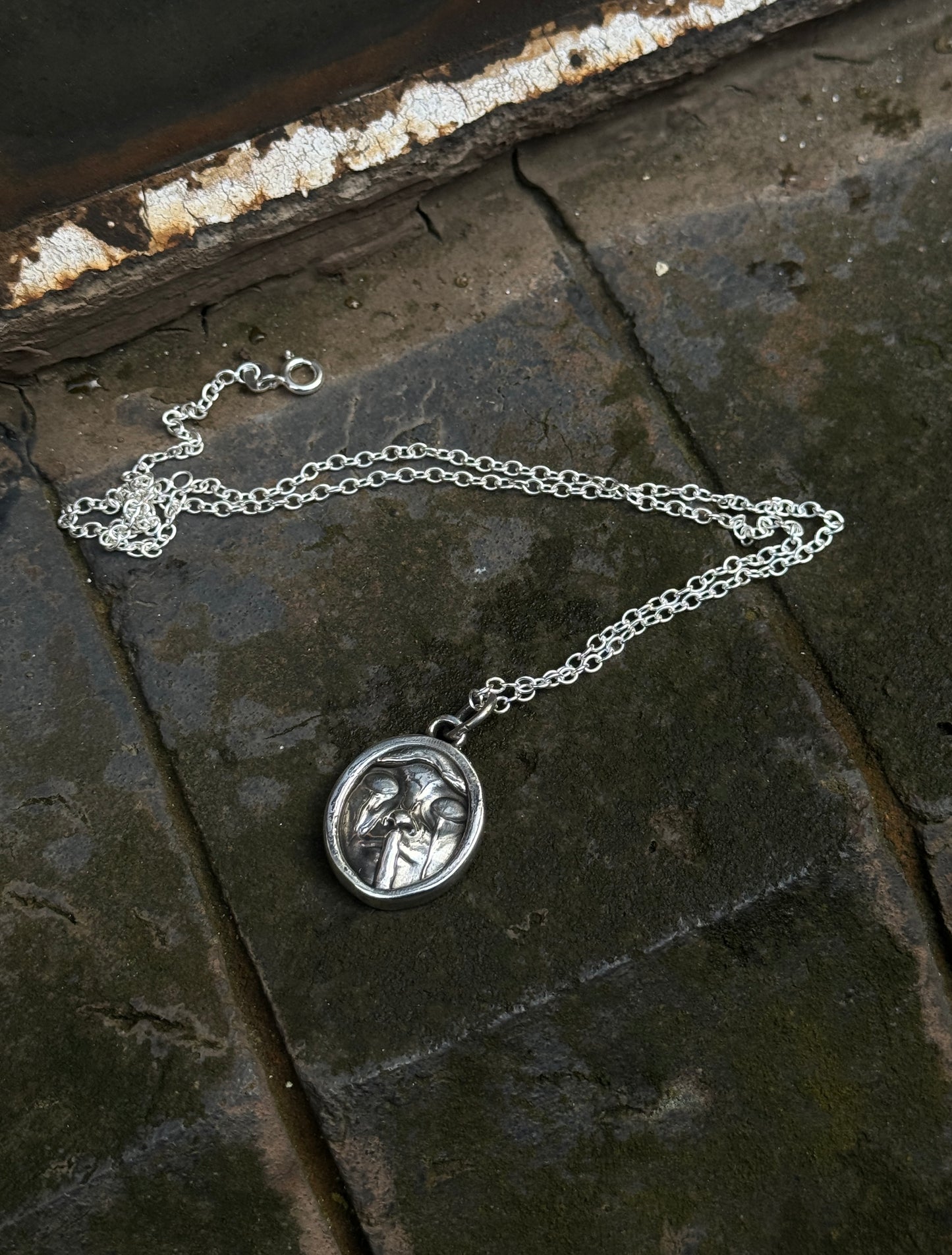 Disturban Pendant